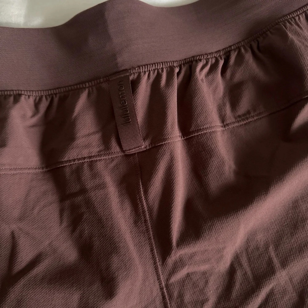 ๐๐ค Lululemon License to Train HR Short 4โ Dark Oxide - Picture 7 of 9